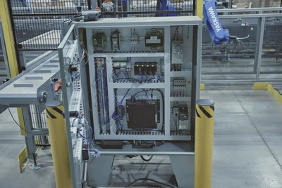 USED 2022 YASKAWA MOTOMAN GP25-12