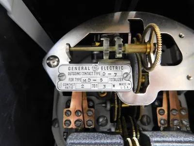 General Electric MD-5 Totalizer Contact Type D-7 Ratio 2 to 13 W 120V 60Hz Used