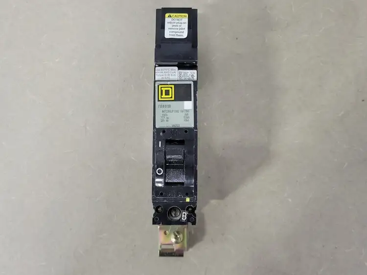 Used SQUARE D FH16015B Switchgears British Columbia CA | Lenmark #239474