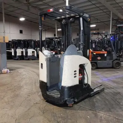 USED 2018 CROWN RR5725-45