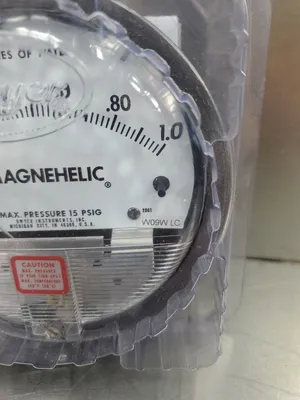 Dwyer Magnehelic W09W LC Pressure Guage, 0-1.0 INCHES OF WATER. 6B-11