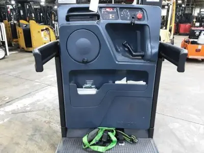 USED 2019 TOYOTA 8BPU15