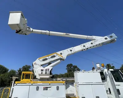 Used 2013 INTERNATIONAL 4300 UTILITY BUCKET Bucket (boom) trucks Virginia US | Proxy Equipment #1377842