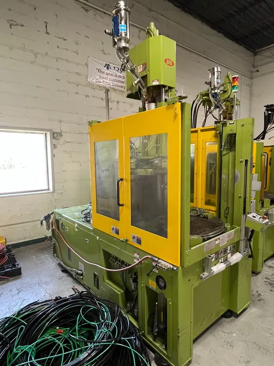 Used 2010 NISSEI TNX50R5V VERTICAL CLAMP Injection Molding Machines California US | Machinery Network #219290