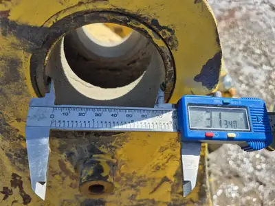 USED KOMATSU 561-22-62713