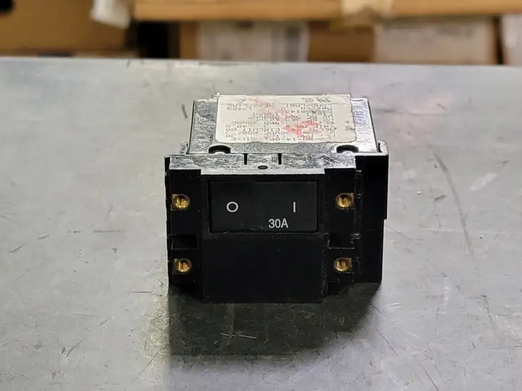 Used CARLING TECHNOLOGIES PX2-X0-14-001-XA1-E Switchgears British Columbia CA | Lenmark #241577