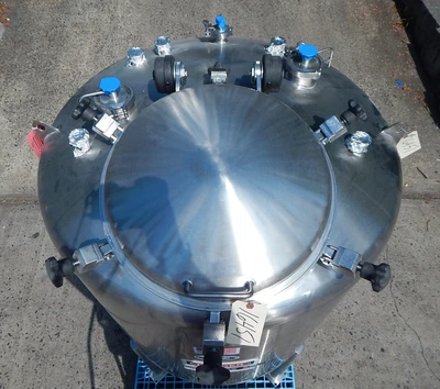 USED T & C STAINLESS 250 GALLON