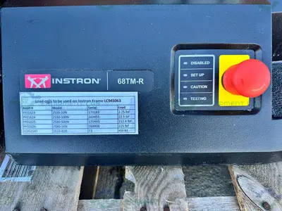 USED INSTRON 68TM-R / 5564 DUAL COLUMN TENSILE COMPRESSION TESTER