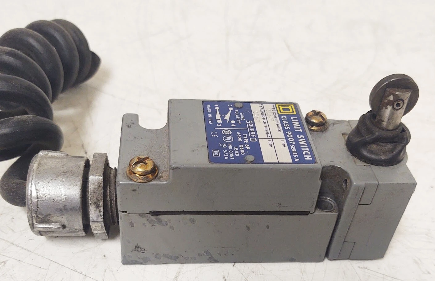 🔥NICE SQUARE D C054F Industrial Plunger Limit Switch, NO/NC View Pictures