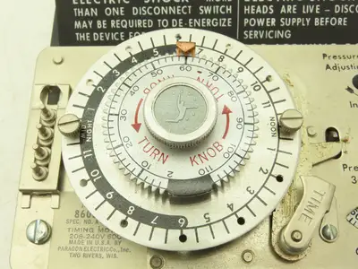 AMF Paragon Electric 8608-20B Time Defrost Control 36-110 PSI
