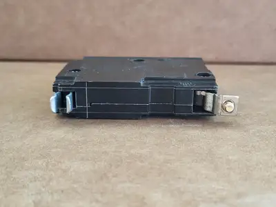USED SQUARE D QOB115