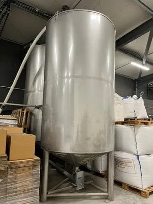 _UNKNOWN_ 5,000 LITRE Stainless Steel Tanks | Perry Equipment (1)