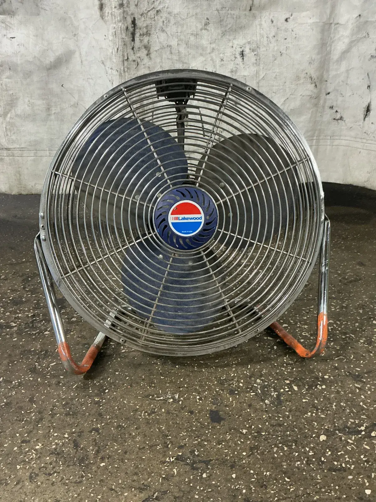 Lakewood 18” 18” Floor Fan