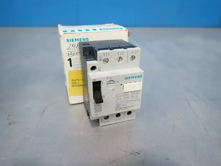 New | in-Stock SIEMENS 3VU13001ME00 Circuit Breakers | HGR 24 #732048