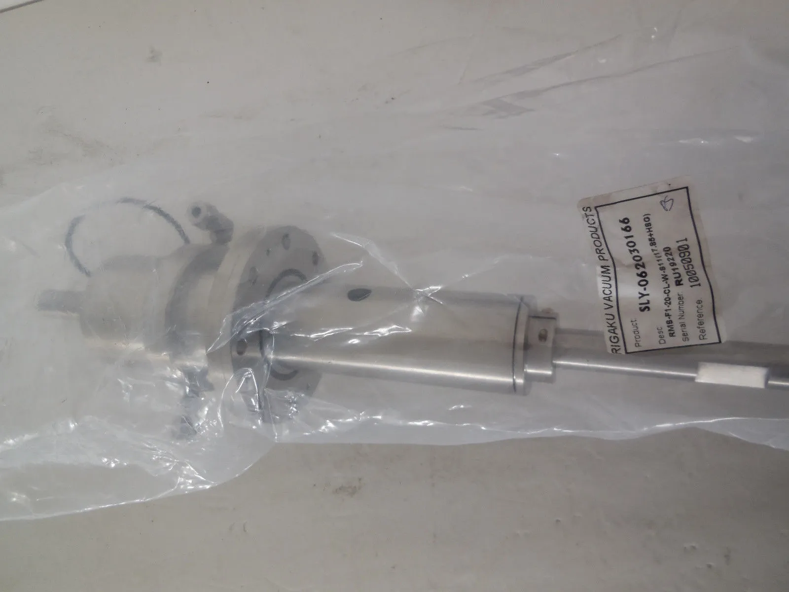 NEW RIGAKU SLY-062030166 FEEDTHRU TRANSLATION DRIVE SHAFT WITH HOUSING
