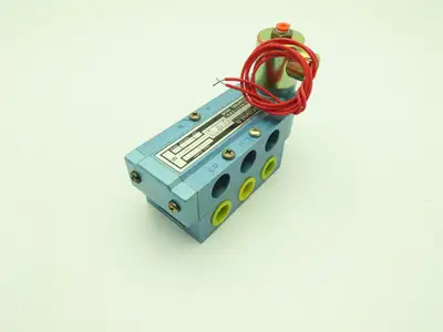 Honeywell Skinner S3R0ADL4 Solenoid Valve 5-Way 2 Pos 120V 150 PSI 1/2" NPT