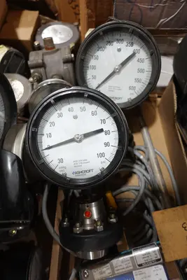 4 PALLETS OF ASSORTED INSTRUMENTATION, TRANSMITTERS, GAUGES, SENSORS, METERS, POSITIONERS