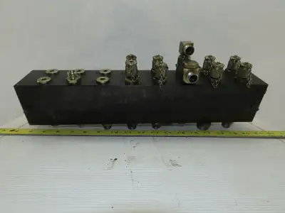8 Station Hydraulic Valve Manifold O-Ring 32 Ports 1.25-16mm 4-1.75-20mm