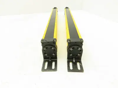 Allen Bradley 440L-P4J0480YD Light Curtain Guardmaster Receiver/Transmitter Set