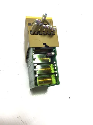 Pilz PNOZ XV2 3/24VDC 2n/o 2n/ot 774502 SAFETY RELAY
