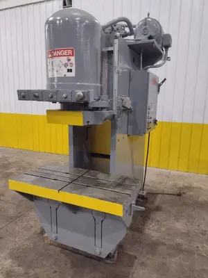 200 TON PACIFIC MODEL #200PF PRESSFORMER HYDRAULIC PRESS: STOCK #19202