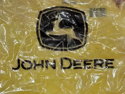 NEW JOHN DEERE T212400