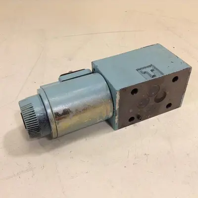 USED VICKERS DG4V-3S-2AL-M-U-HL7-60-EN490