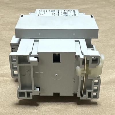 NEW Allen-Bradley 100C3700