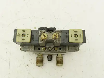 CKD 4F440-L Pneumatic Solenoid Valve 5 Port 3-Pos 24VDC