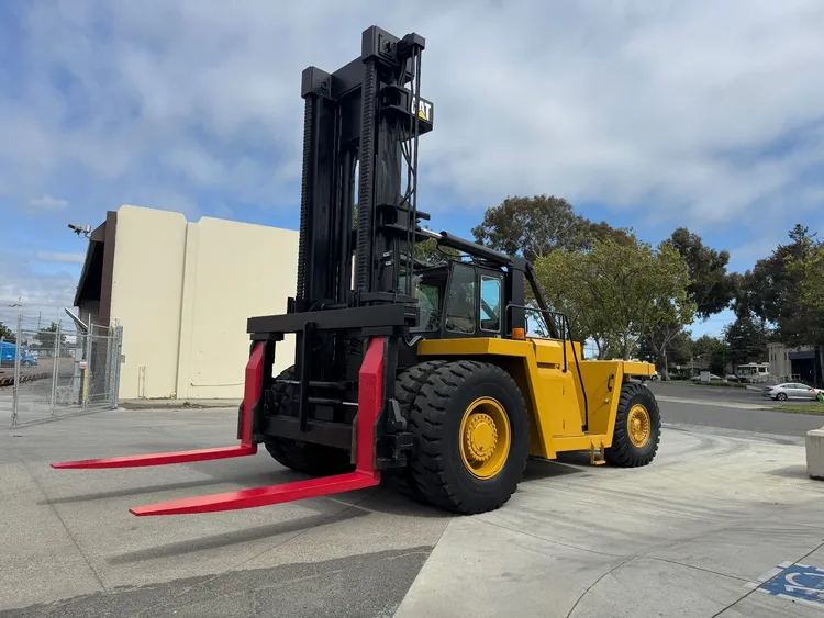 Used CATERPILLAR V800 Internal Combustion Forklifts: Pneumatic Tire US | Sierra Equipment #1306298