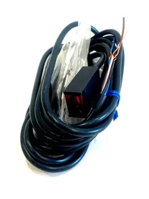 NEW OMRON E3S-BT11-D PHOTO ELECTRIC SWITCH E3SBT11D