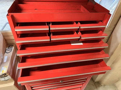 Used SNAP-ON 3 TOOL BOX SET INCLUDES ROLL AROUND, AND 2 ADDITIONAL STACKED TOOL BOXES. Tool Box Michigan US | Miedema Asset Management Group #1353219