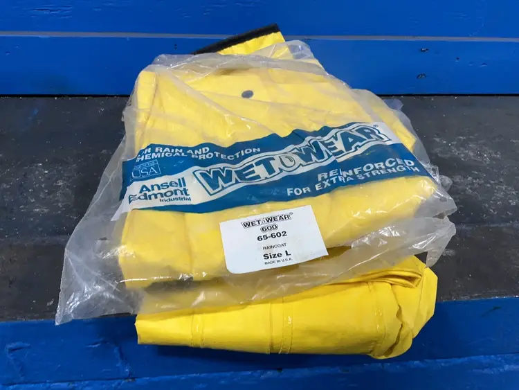Used ANSELL _UNKNOWN_ Apparel, Gloves, Lab Coats Ohio US | HGR 24 #1326188