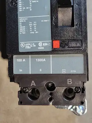 NEW SQUARE D HDA261001