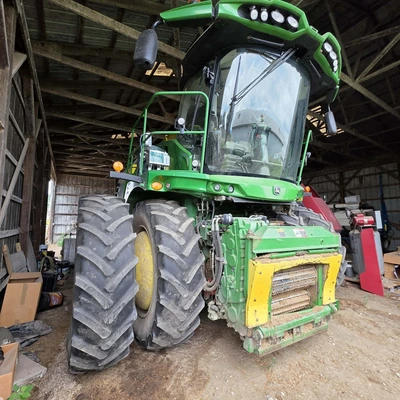 JOHN DEERE 8800 chopper | Iron Listing (2)