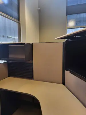 Herman Miller 3-Person Workstation Cubicle 120-Degree Layout with Acoustic Panels & Roll-Top Desk Wall Unit