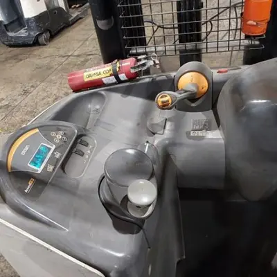 USED 2019 CROWN RR5725-45