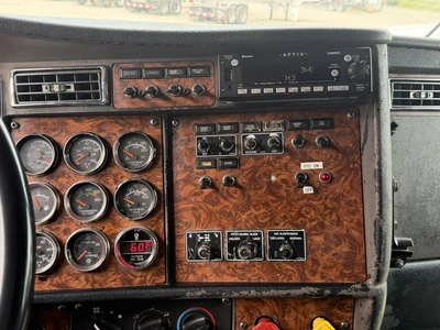 Used 2002 KENWORTH T800 TRUCK TRACTOR Conventional trucks Michigan US | Miedema Asset Management Group #1709451