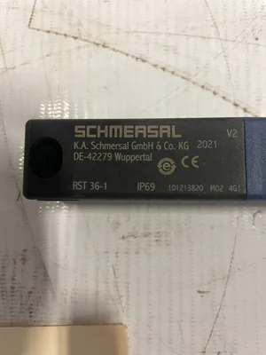 Schmersal RST 36-1 Actuator for RSS 36 Safety Sensor 101213820 -NIB