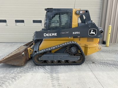 USED 2022 Deere 325G