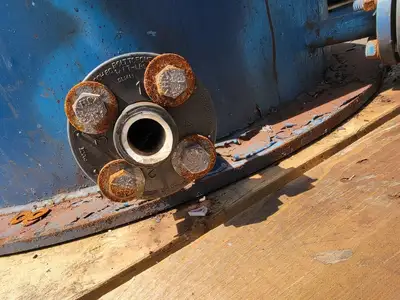 550 L Metal Tank w/ Fittings