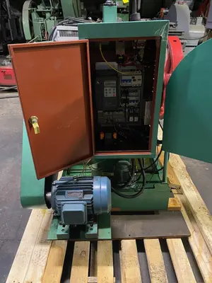 1/8" Shanghai Wuling Model SD-30 Bi-Metal Contact Heading Machine