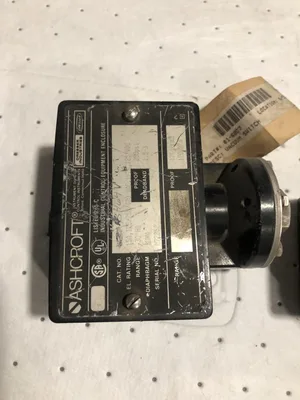Ashcroft B464V Pressure Switches 250 PSI lot of 2