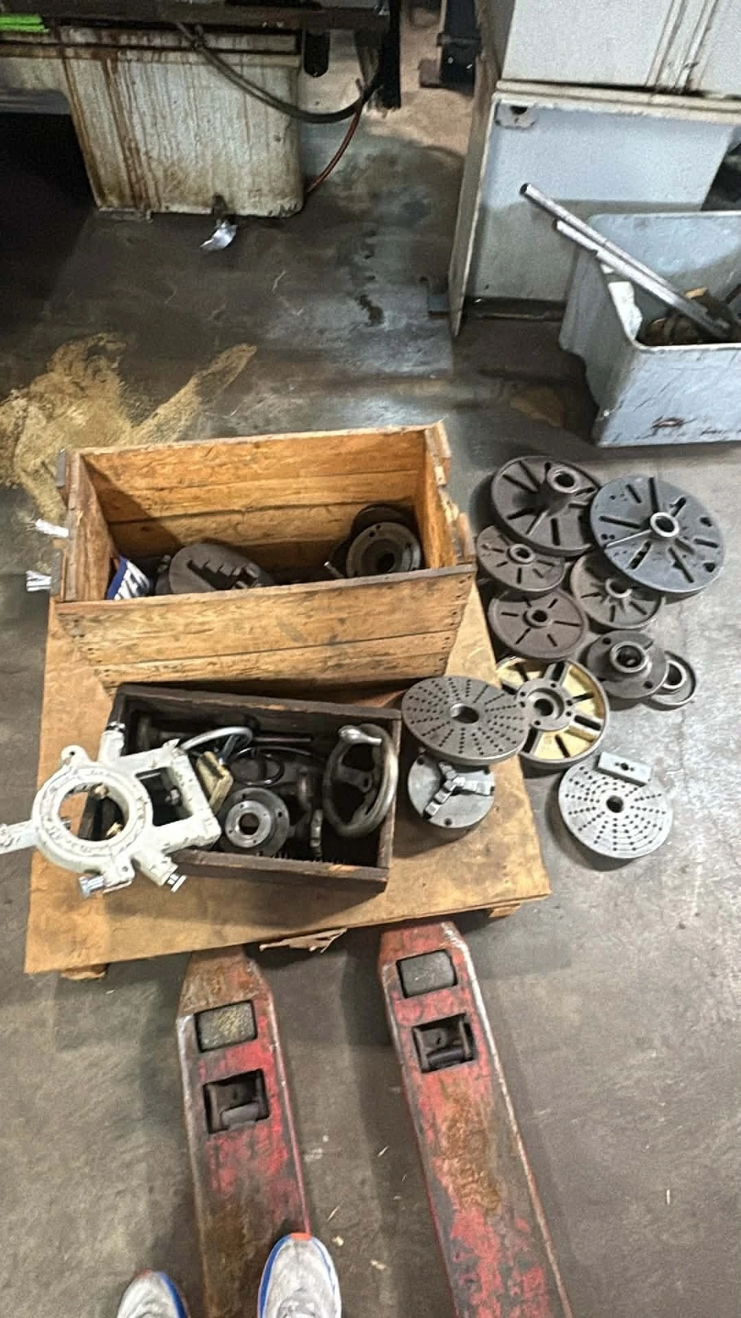 USED LOT OF LATHE TOOLING