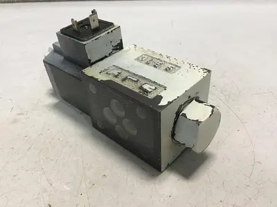 USED YUKEN DSG-01-2B2-D24-N1-50326