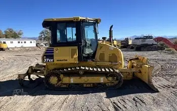 USED 2015 Komatsu D37EX-24