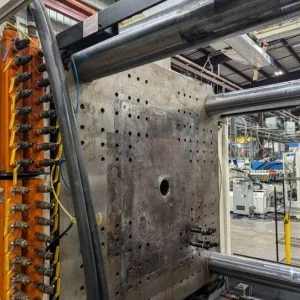 Used 2013 MILACRON MM950 Injection Molding Machines Massachusetts US | Hunter Plastics #1493632
