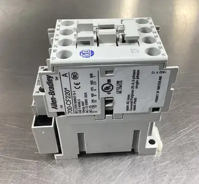 USED Allen-Bradley 700-CF220*