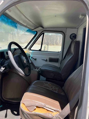Used 1995 GMC VANDURA 3500 Box trucks California US | MachineryMax #1321335