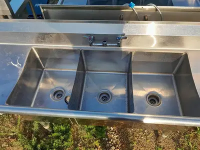 Unknown 3 COMPARTMENT SINK